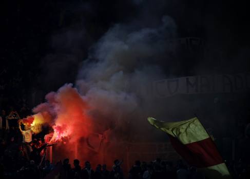 I tifosi giallorossi all'Olimpico festeggiano così la 24esima vittoria della stagione in campionato. Ap